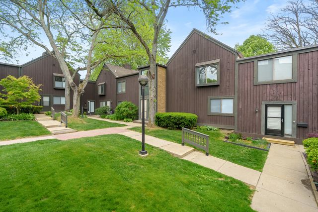 150 Carberry Hill Court D, Kalamazoo, MI 49006
