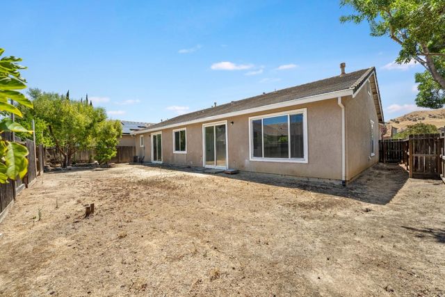 3 Mill Springs Court, Pittsburg, CA 94565
