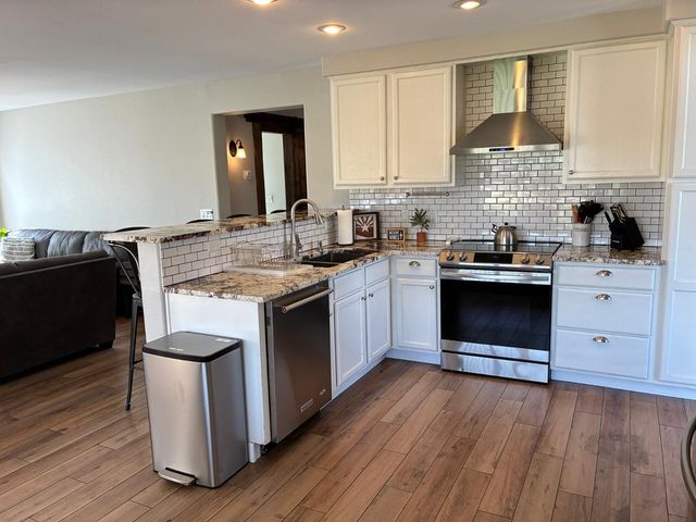 13717 N 80th Avenue, Peoria, AZ 85381