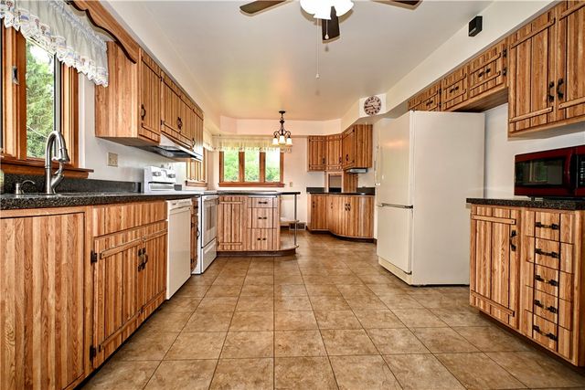 3512 Highland Ave, Finleyville, PA 15332