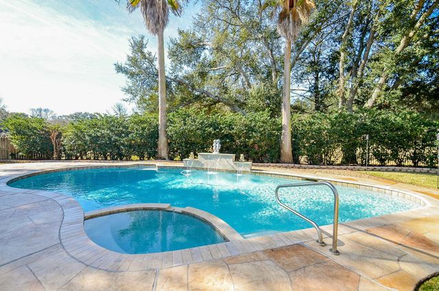 4714 Saint Michaels Court, Sugar Land, TX 77479