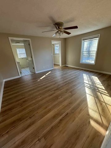 833 Cumberland Dr, Clarksville, TN 37040