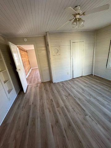 833 Cumberland Dr, Clarksville, TN 37040