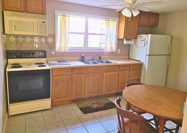 833 Cumberland Dr, Clarksville, TN 37040