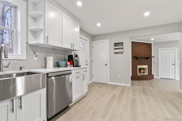 15 Bellaire Drive, Ridge, NY 11961