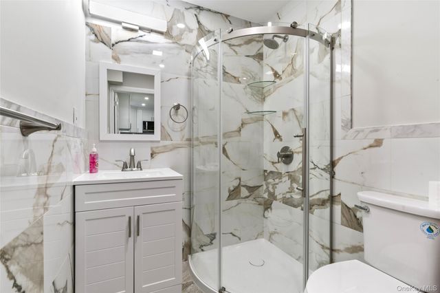 15 Bellaire Drive, Ridge, NY 11961