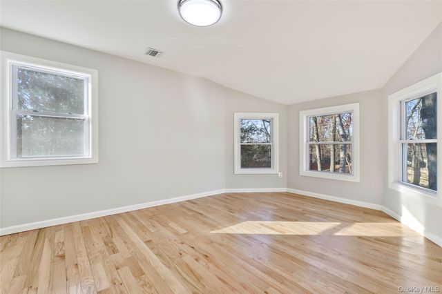 15 Bellaire Drive, Ridge, NY 11961