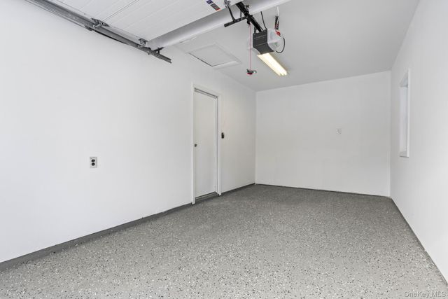 15 Bellaire Drive, Ridge, NY 11961