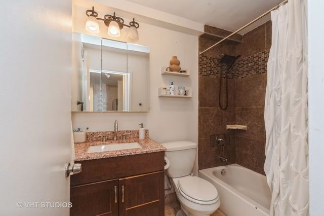 70 W Burton Place 2904F, Chicago, IL 60610