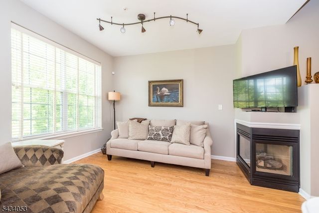 1274 Fairview Cir, Lopatcong Twp., NJ 08886