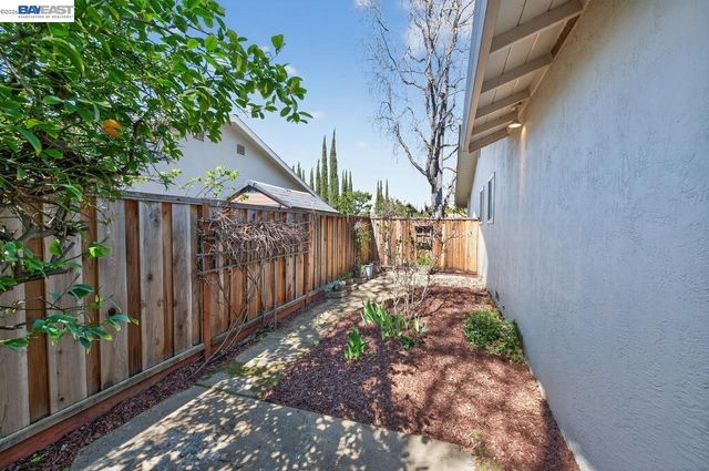 555 Ontario Dr, Livermore, CA 94550