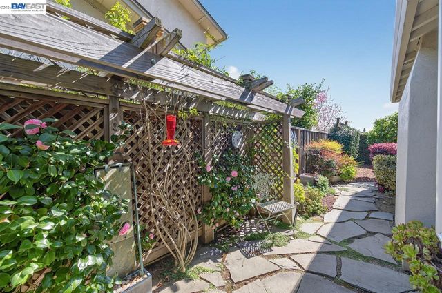 555 Ontario Dr, Livermore, CA 94550