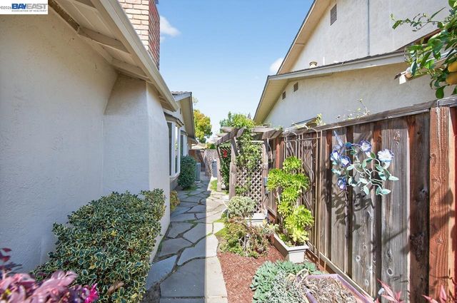 555 Ontario Dr, Livermore, CA 94550