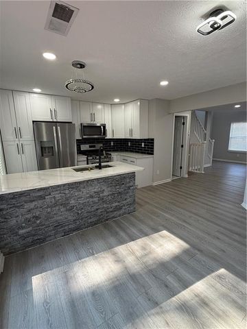 2511 Thorngate Drive, Acworth, GA 30101