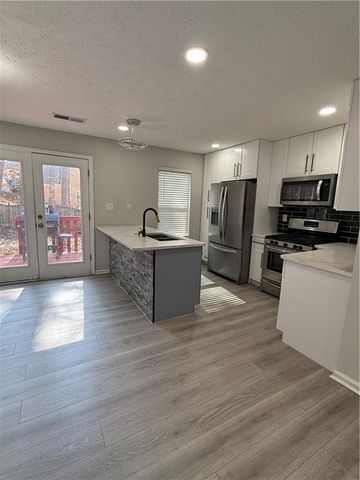 2511 Thorngate Drive, Acworth, GA 30101