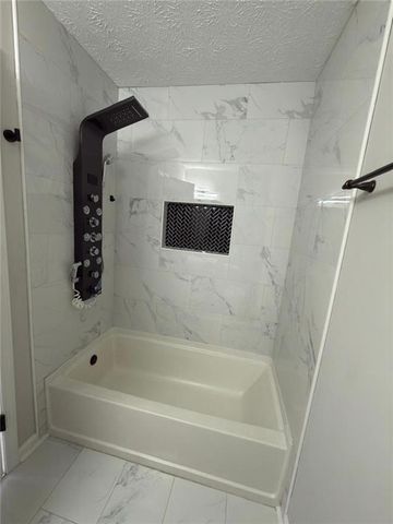 2511 Thorngate Drive, Acworth, GA 30101