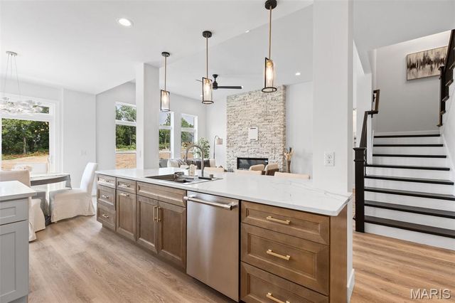 402 Spears Street, St Louis, MO 63127