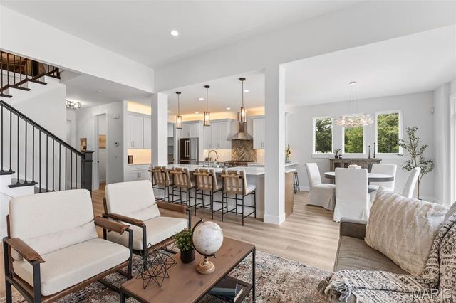 402 Spears Street, St Louis, MO 63127