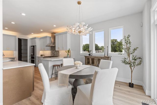 402 Spears Street, St Louis, MO 63127