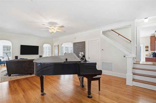 126 22ND AVENUE NE, St Petersburg, FL 33704