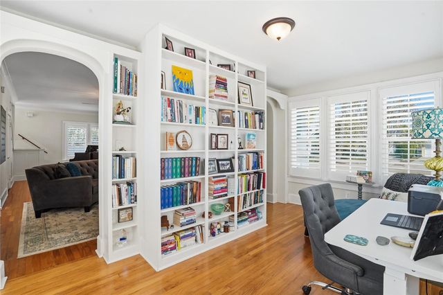 126 22ND AVENUE NE, St Petersburg, FL 33704