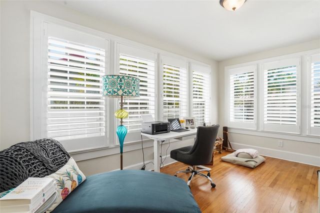 126 22ND AVENUE NE, St Petersburg, FL 33704