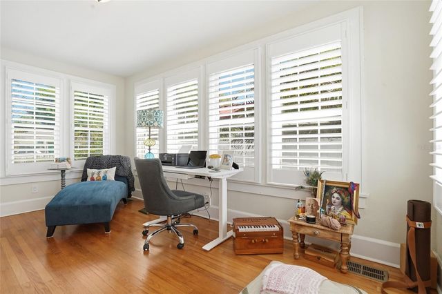 126 22ND AVENUE NE, St Petersburg, FL 33704