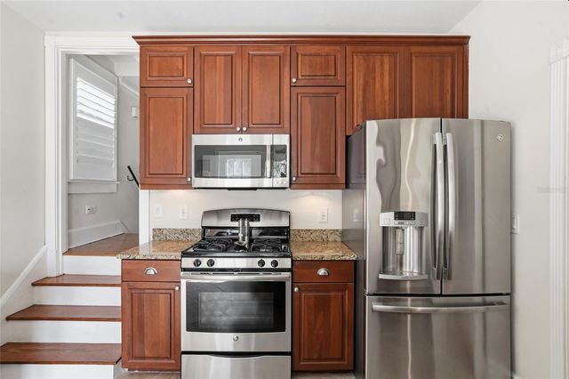 126 22ND AVENUE NE, St Petersburg, FL 33704