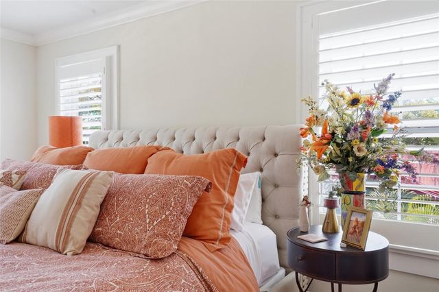 126 22ND AVENUE NE, St Petersburg, FL 33704