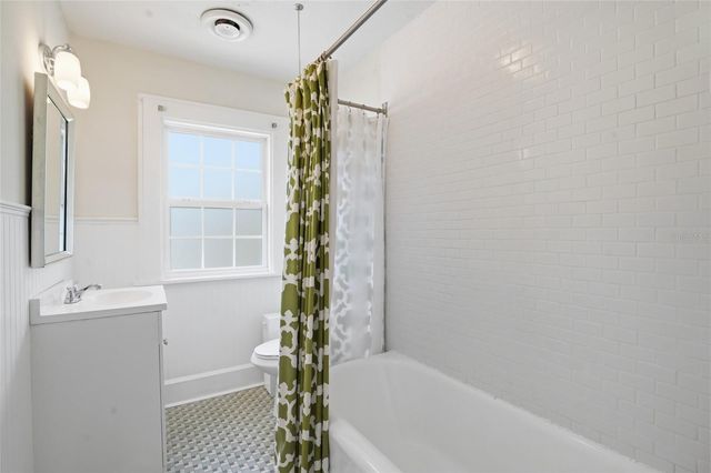 126 22ND AVENUE NE, St Petersburg, FL 33704