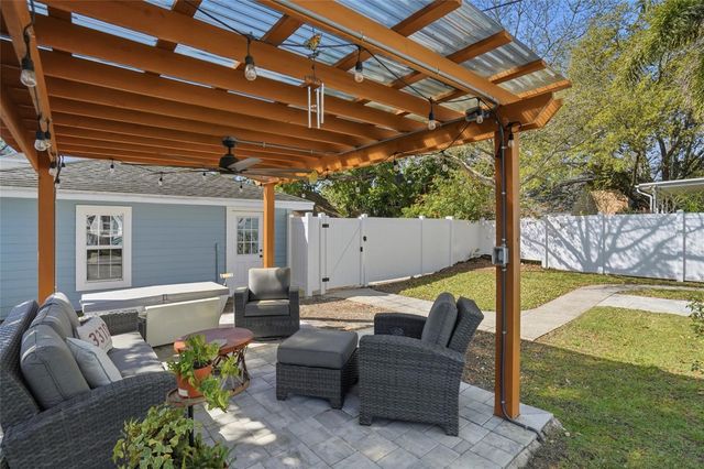 126 22ND AVENUE NE, St Petersburg, FL 33704