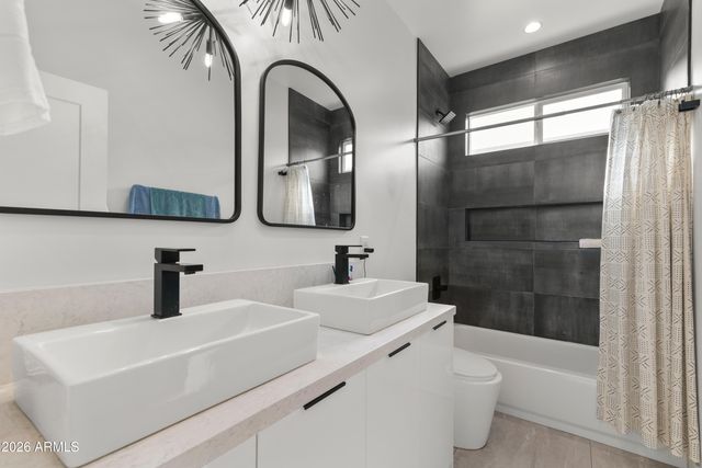 2826 N 28TH Place, Phoenix, AZ 85008
