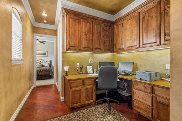 1131 Fountain Creek Boulevard, Pottsboro, TX 75076