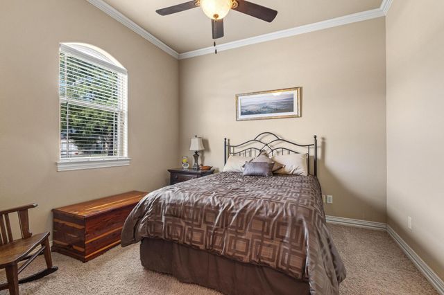 1131 Fountain Creek Boulevard, Pottsboro, TX 75076