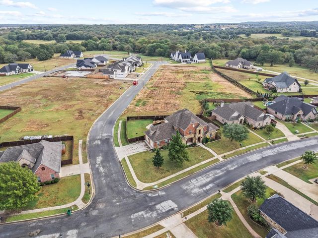 1131 Fountain Creek Boulevard, Pottsboro, TX 75076