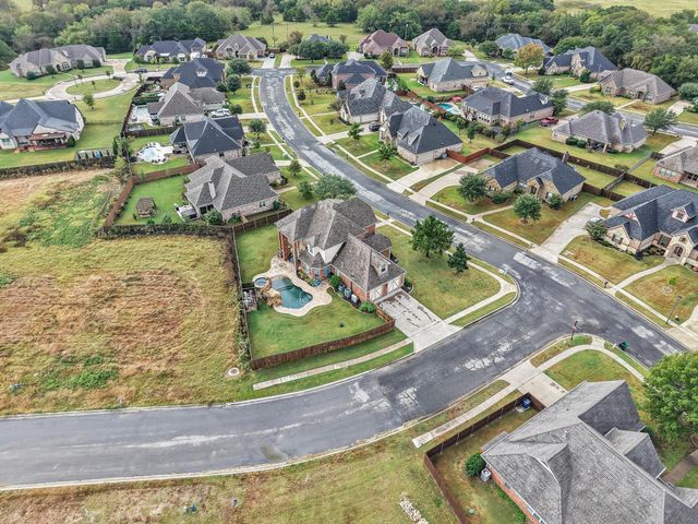 1131 Fountain Creek Boulevard, Pottsboro, TX 75076