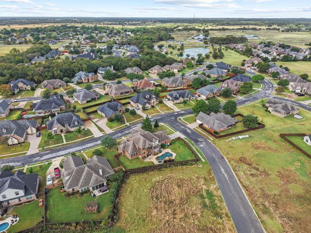 1131 Fountain Creek Boulevard, Pottsboro, TX 75076