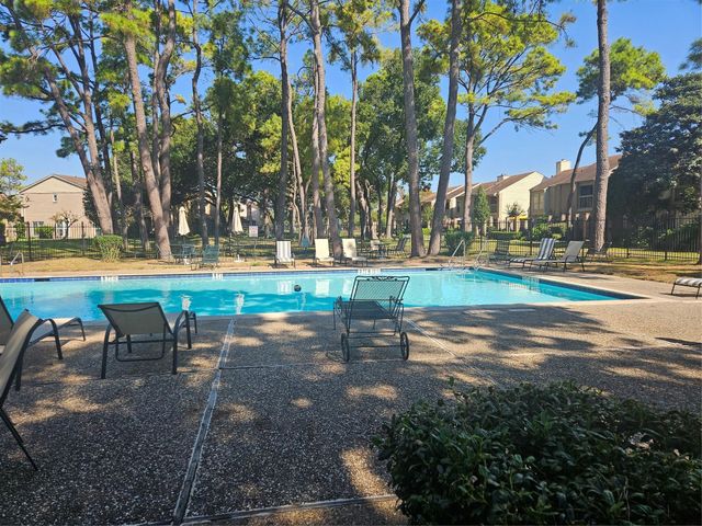 800 Country Place Drive 608, Houston, TX 77079