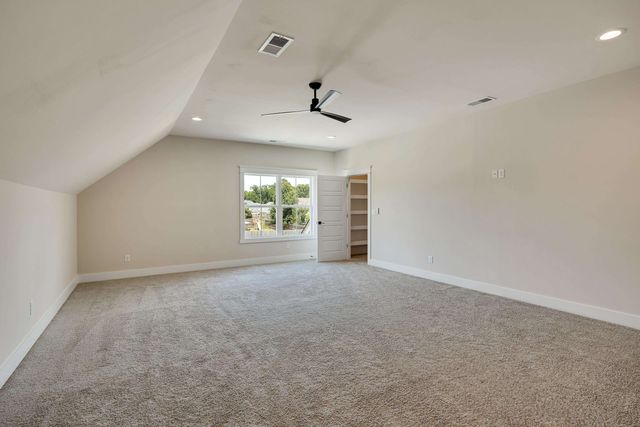 5056 JON OAK CV, Arlington, TN 38002