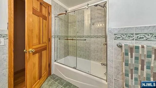 252 Valley Road, River Edge, NJ 07661