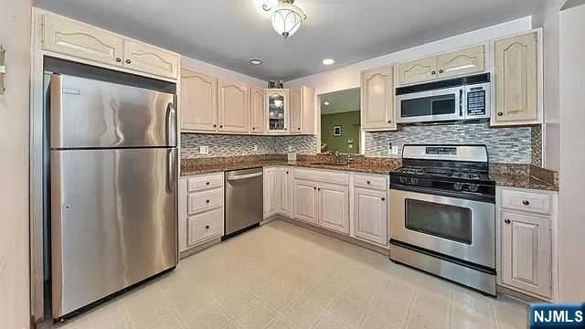 252 Valley Road, River Edge, NJ 07661