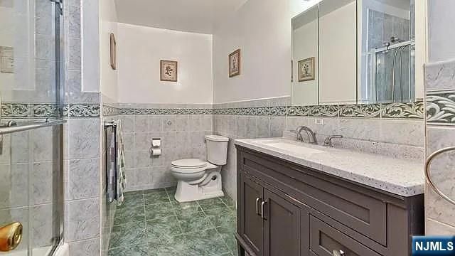 252 Valley Road, River Edge, NJ 07661
