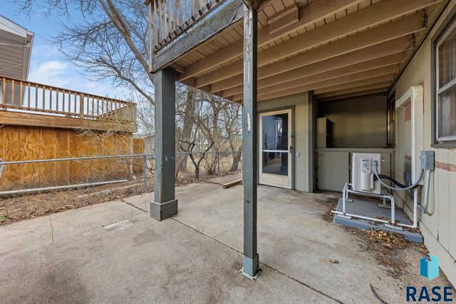2415 E Franklin St Street, Pierre, SD 57501