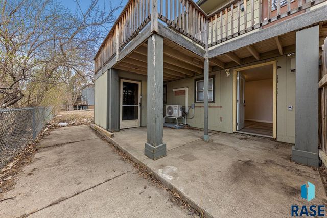 2415 E Franklin St Street, Pierre, SD 57501