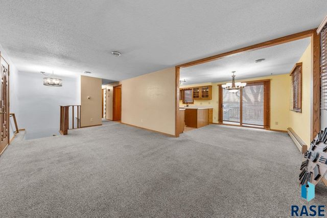 2415 E Franklin St Street, Pierre, SD 57501