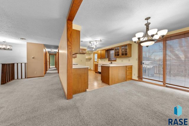 2415 E Franklin St Street, Pierre, SD 57501