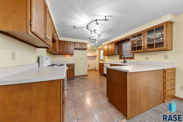 2415 E Franklin St Street, Pierre, SD 57501