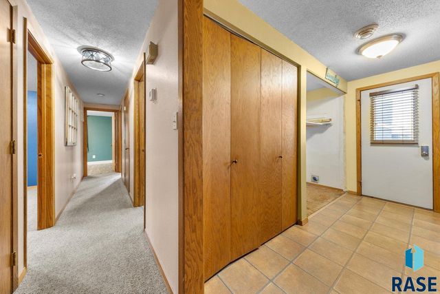 2415 E Franklin St Street, Pierre, SD 57501