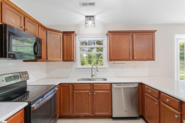 1 Sprouse Farm Way, Fountain Inn, SC 29644