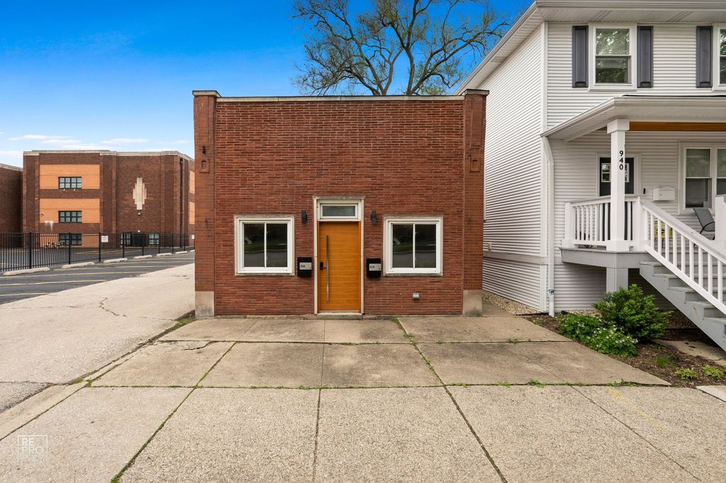 938 Ferdinand Avenue, Forest Park, IL 60130